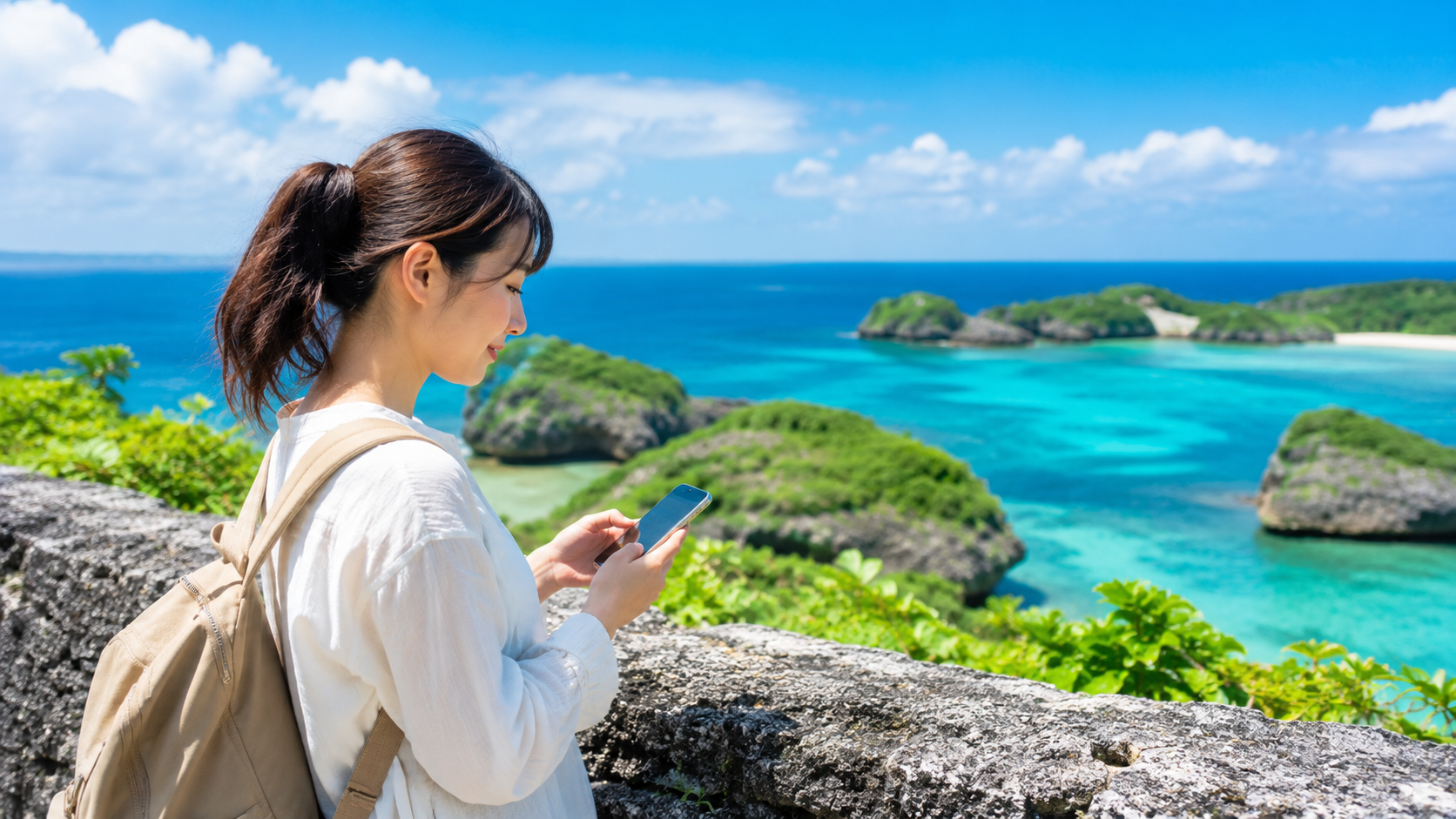 沖縄で行ってはいけない場所を旅行前に確認する観光客